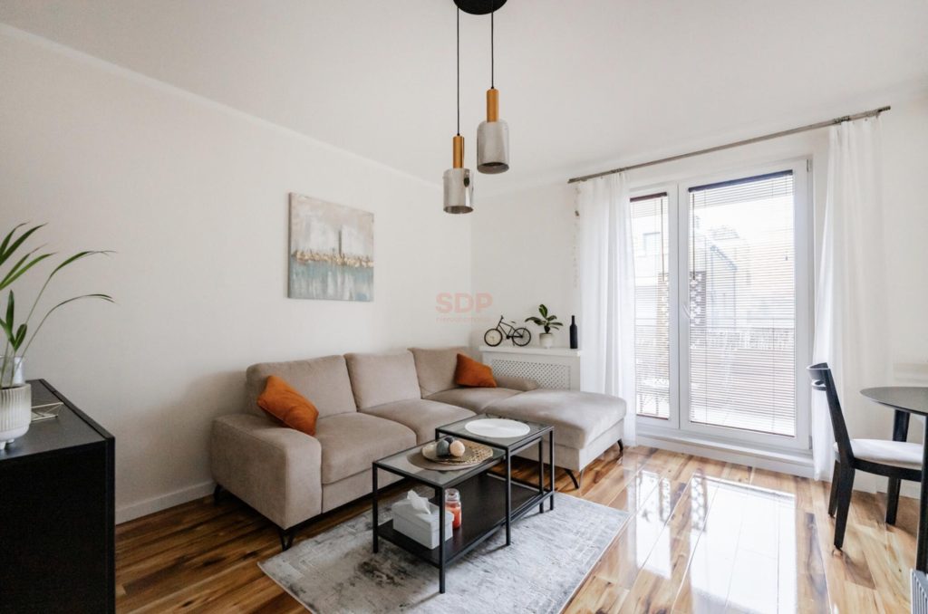 Ładne mieszkanie na zamkniętym osiedlu-0