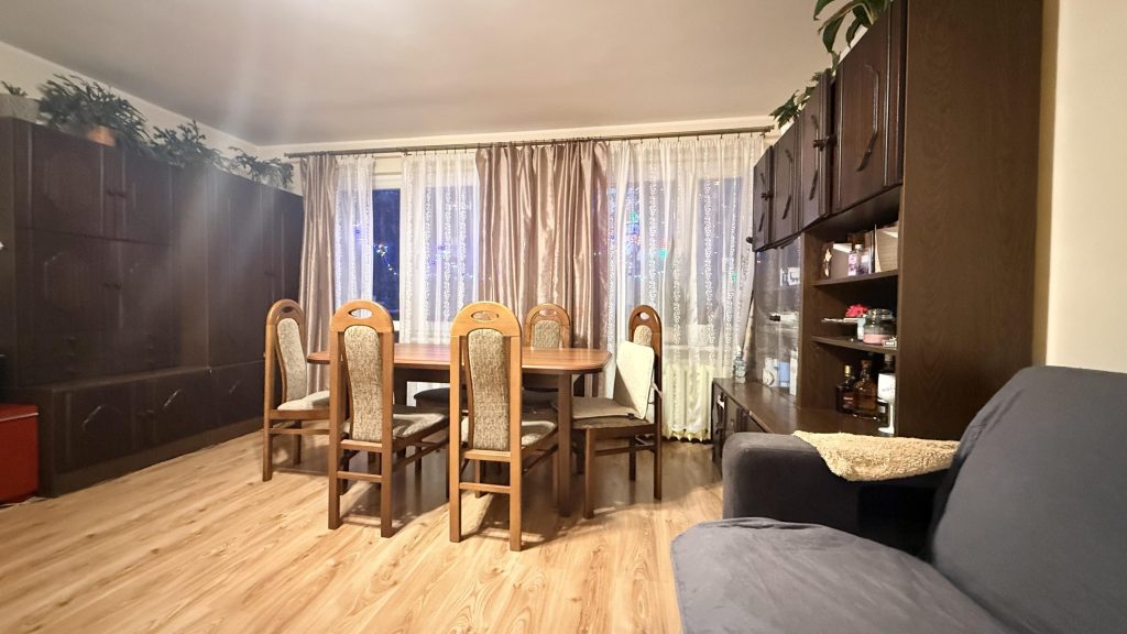 Trzy pokoje blisko Skytower-0