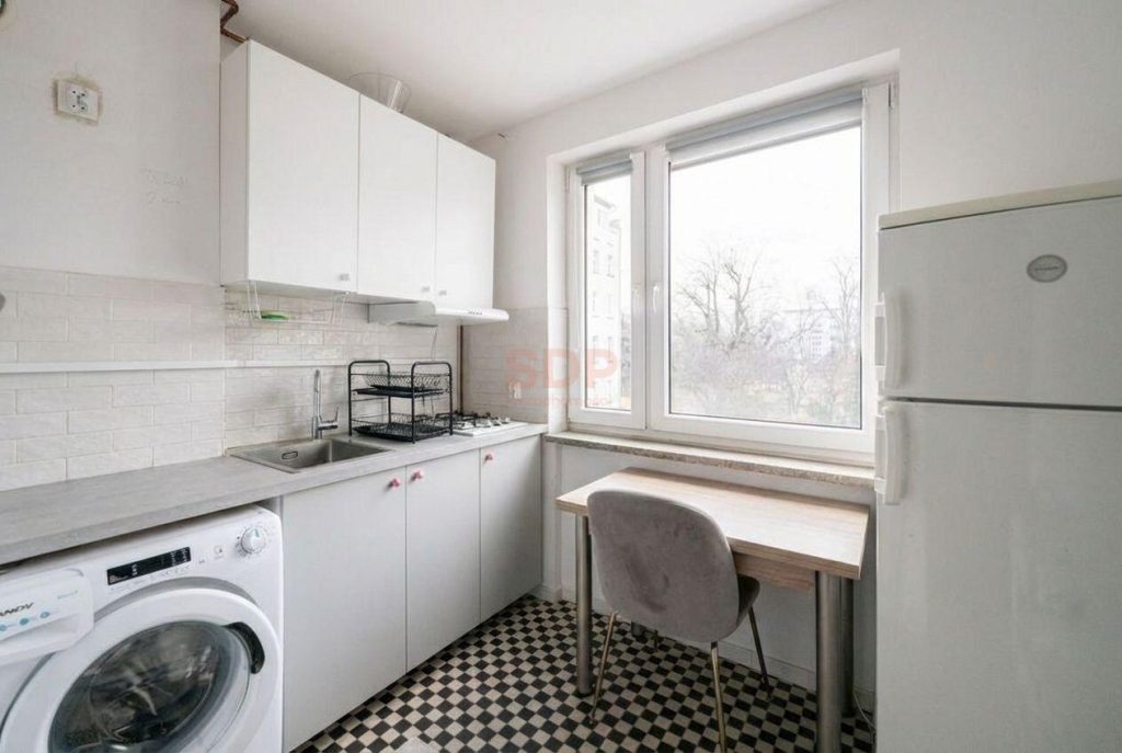 Dwa pokoje z osobną kuchnią l TOP lokalizacja-0