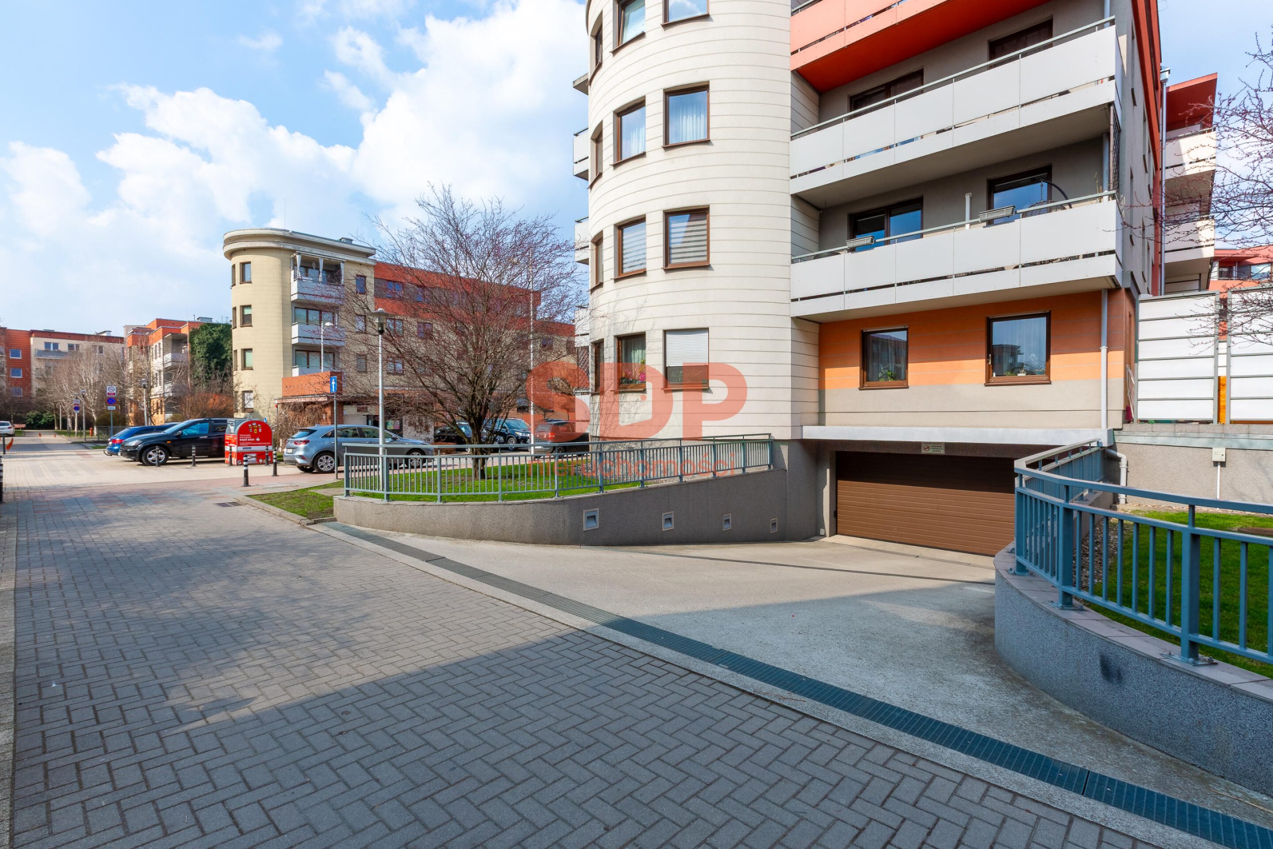 Narożne, klimatyzowane 3 pokoje | Zamknięte osiedle | Komórka 4,6 m²-12