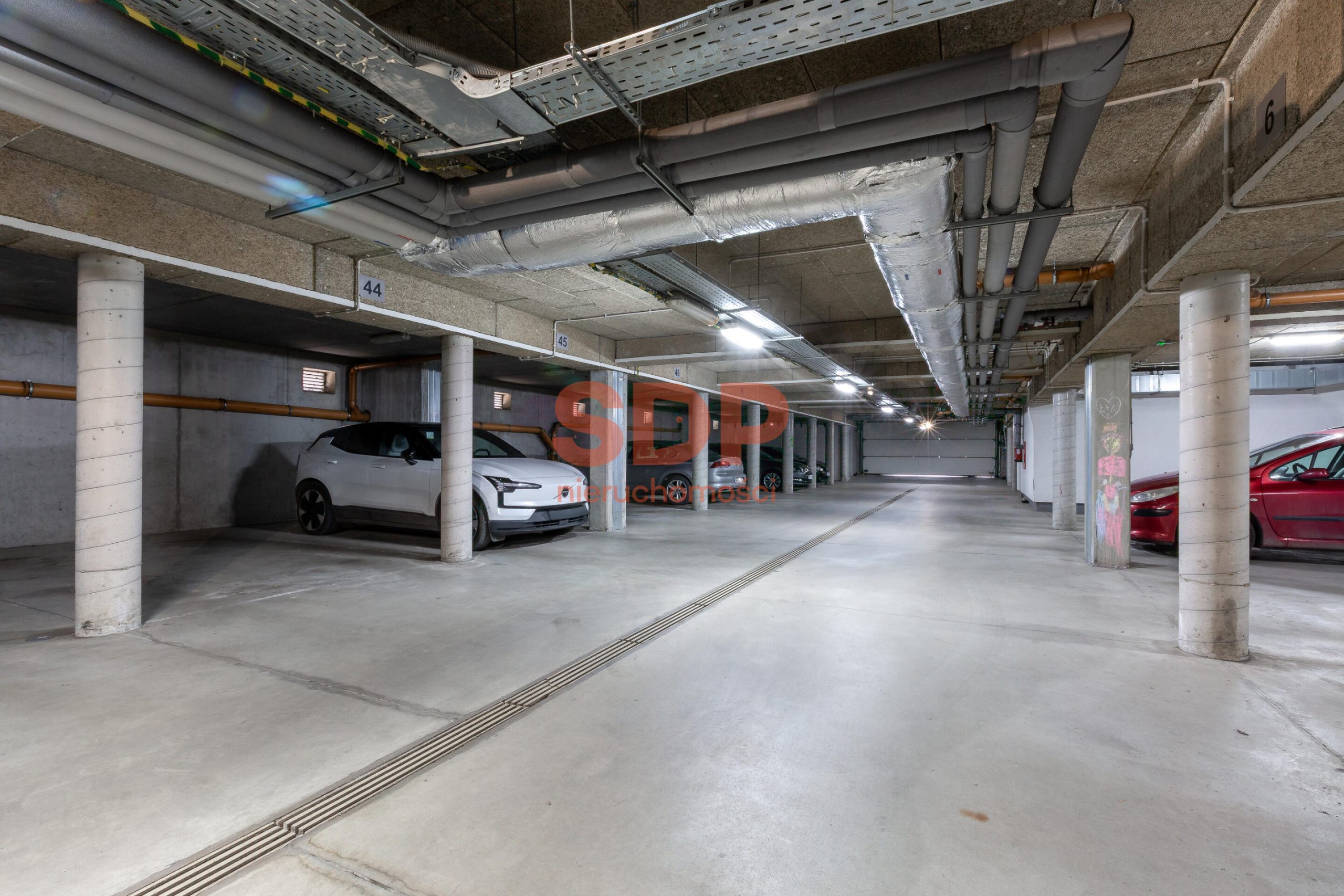 Narożne, klimatyzowane 3 pokoje | Zamknięte osiedle | Komórka 4,6 m²-13