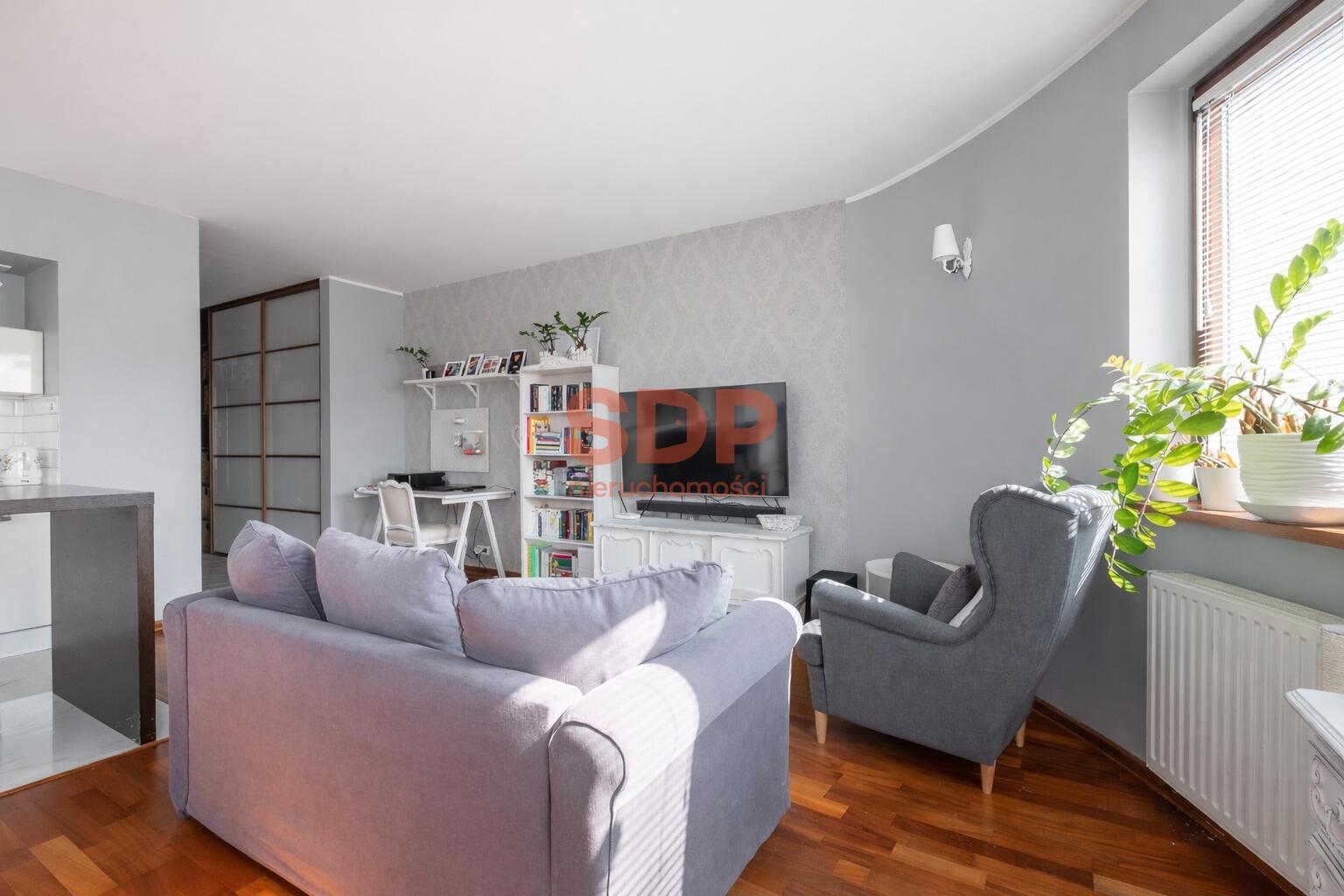 Narożne, klimatyzowane 3 pokoje | Zamknięte osiedle | Komórka 4,6 m²-2