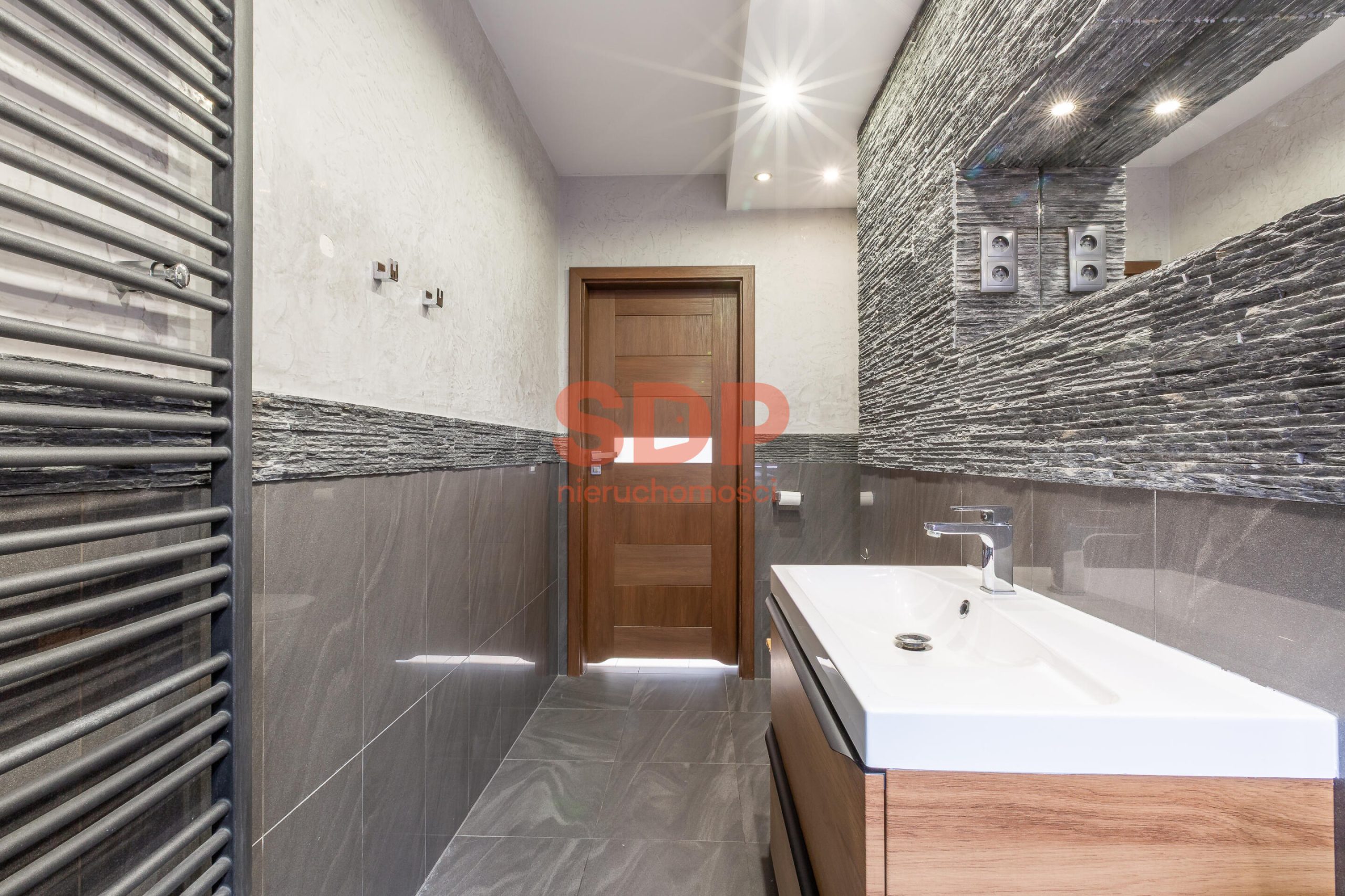 Narożne, klimatyzowane 3 pokoje | Zamknięte osiedle | Komórka 4,6 m²-7