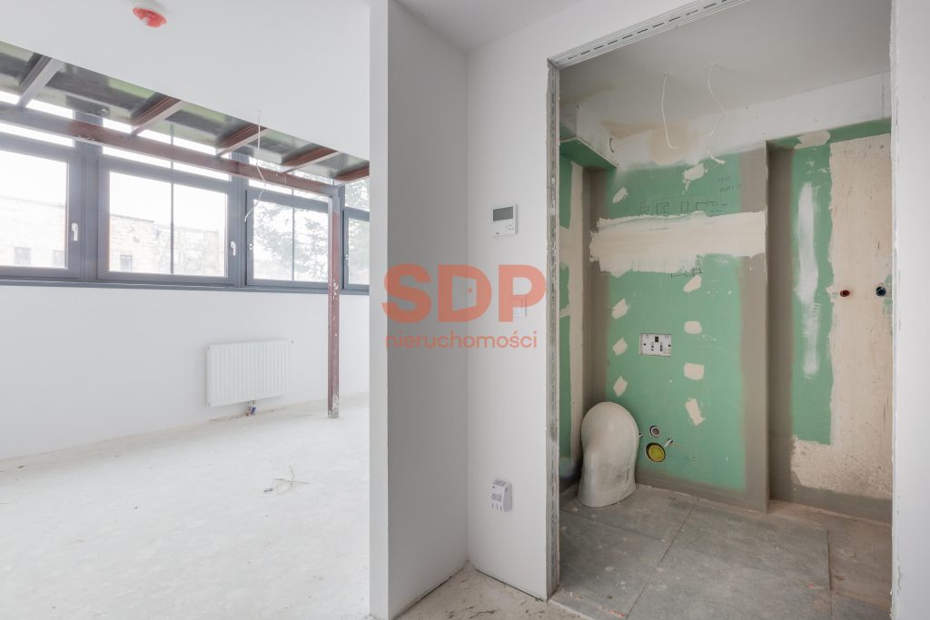 Kawalerka z antresolą-0