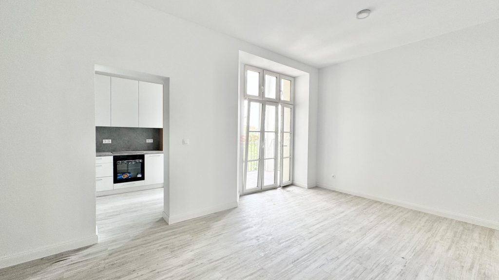 kawalerka w pięknej kamienicy | Kniaziewicza-0