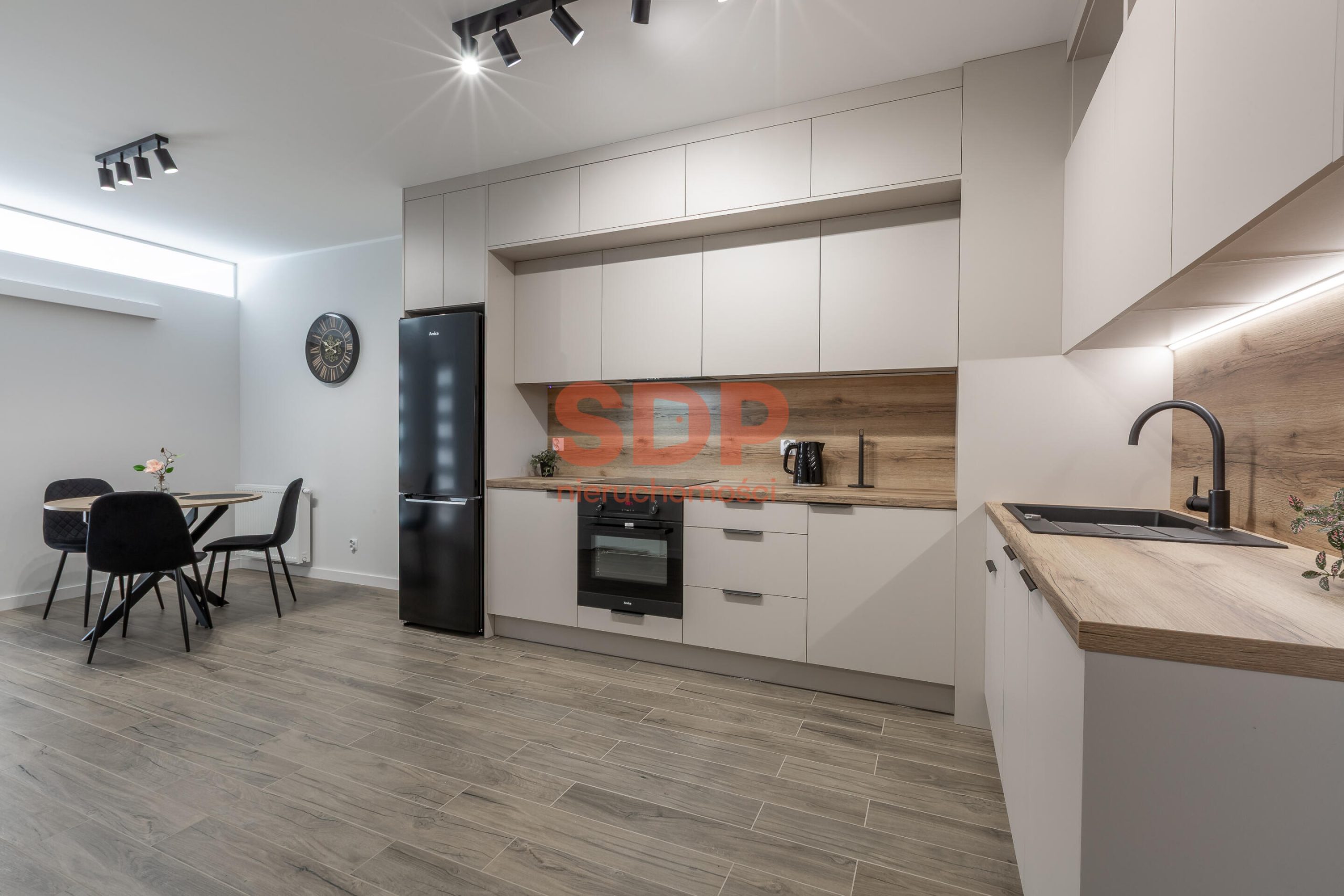 Mieszkanie z 3 osobnymi pokojami | Pierwszy najem | Garaż-0