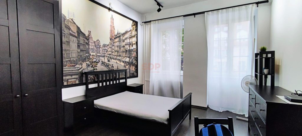 Kawalerka w Rynku z widokiem na ul. Więzienną!!!-0