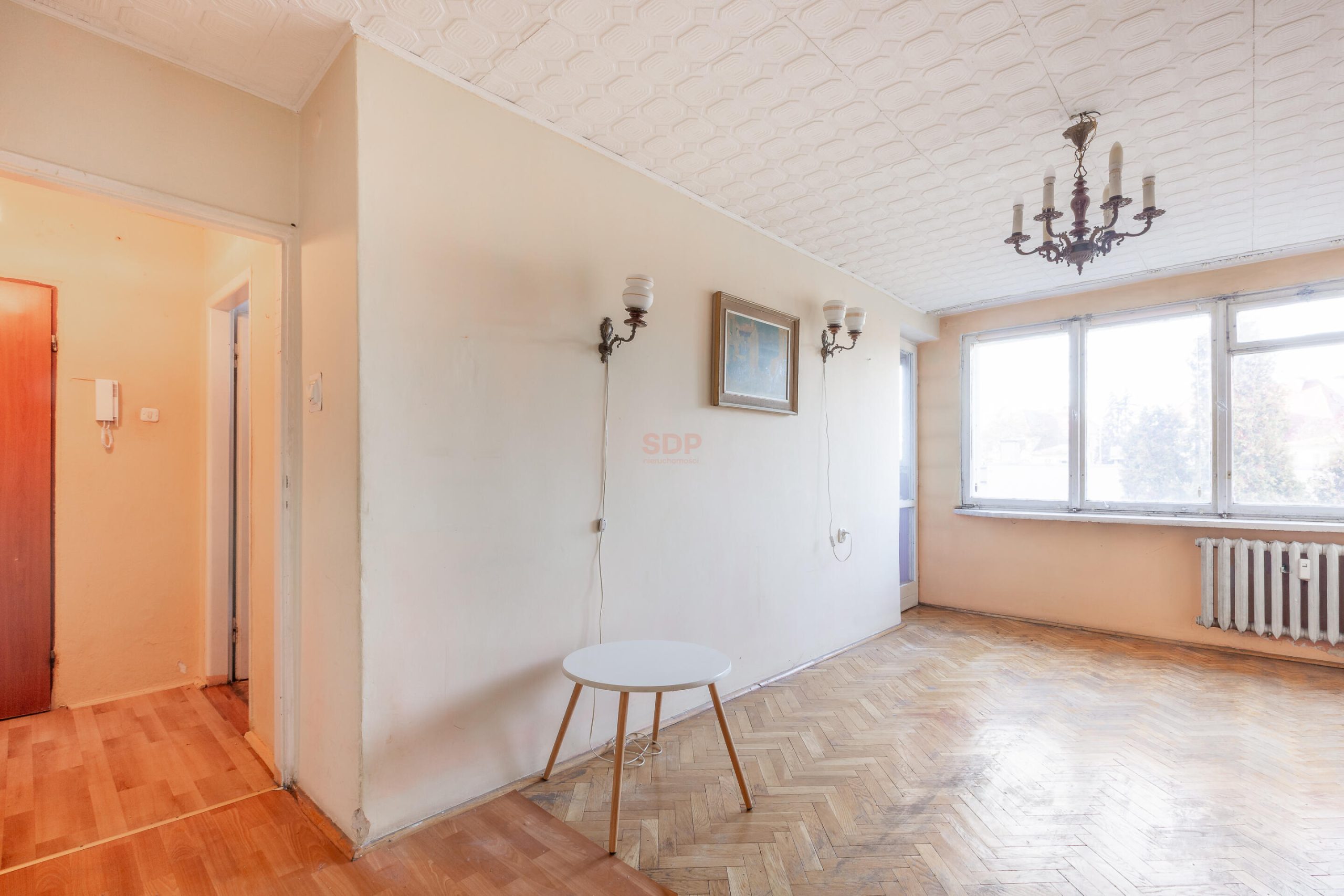 W samym centrum – słoneczne mieszkanie dwupokojowe – 35,6 mkw z loggią-2