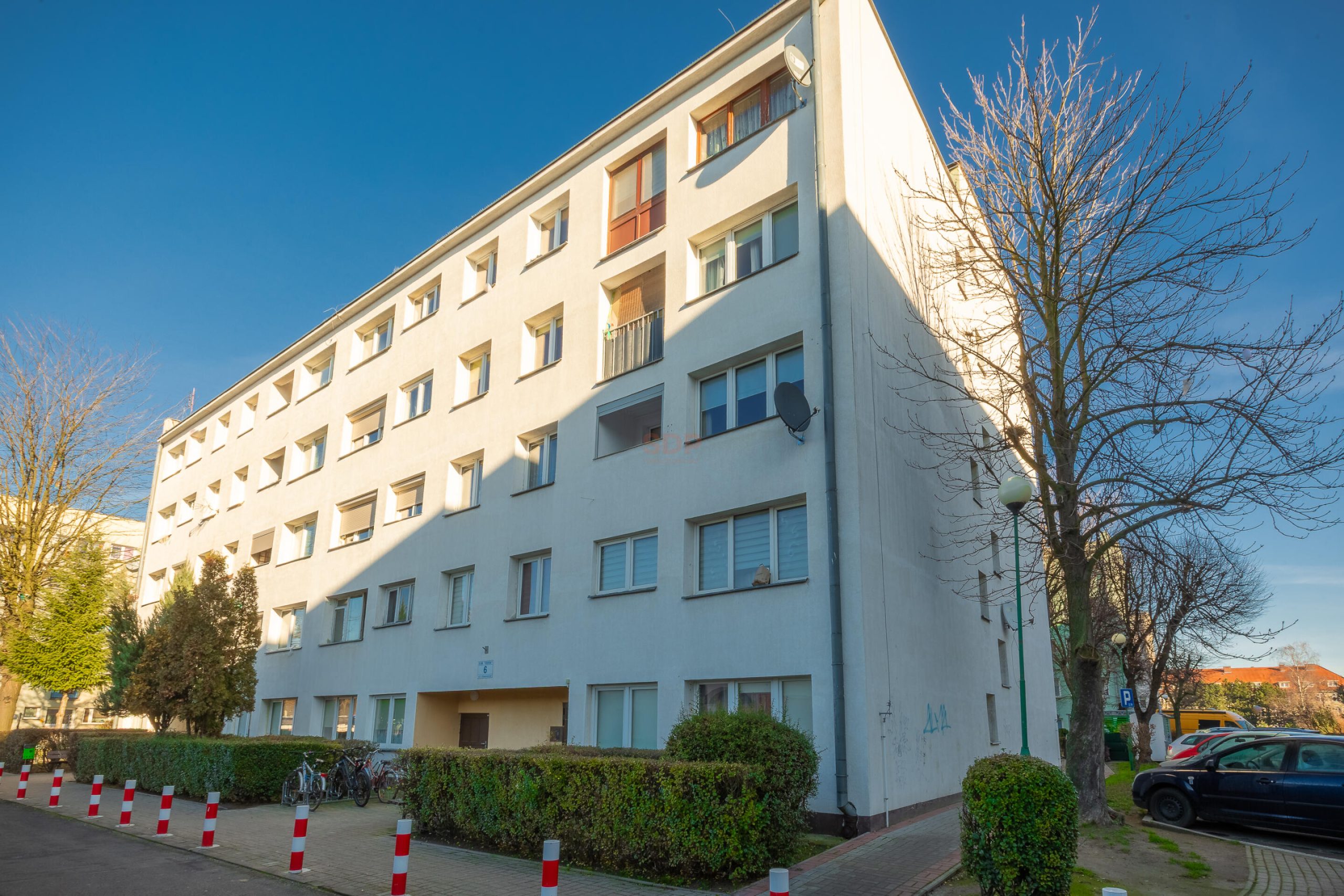 W samym centrum – słoneczne mieszkanie dwupokojowe – 35,6 mkw z loggią-5