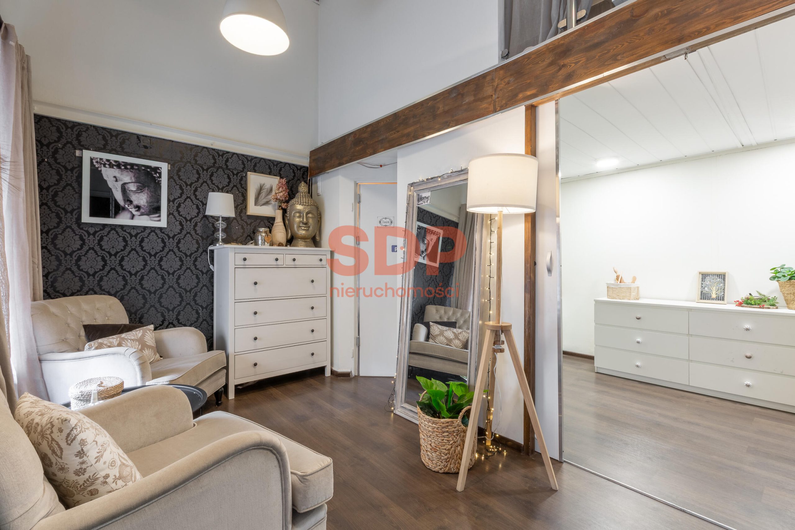 Lokal usługowy z witryną przy uczęszczanej drodze-1