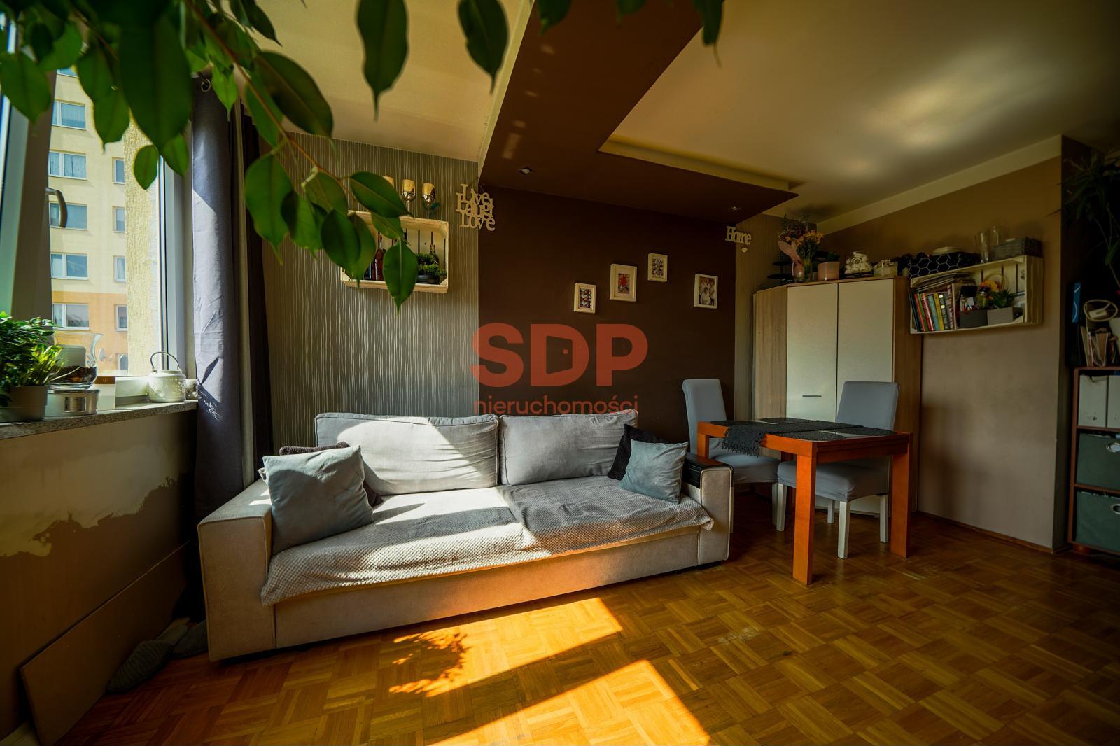 Dwupokojowe mieszkanie w spokojnej okolicy-1