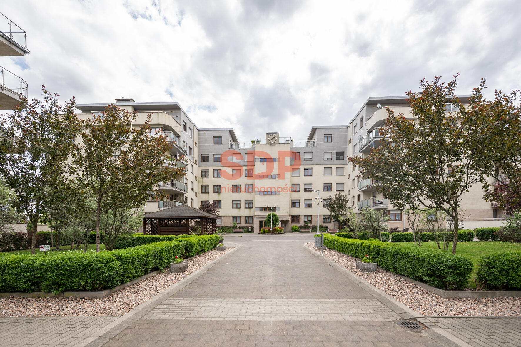 2 pokojowy apartament z dużym tarasem na osiedlu Belvedere.-12
