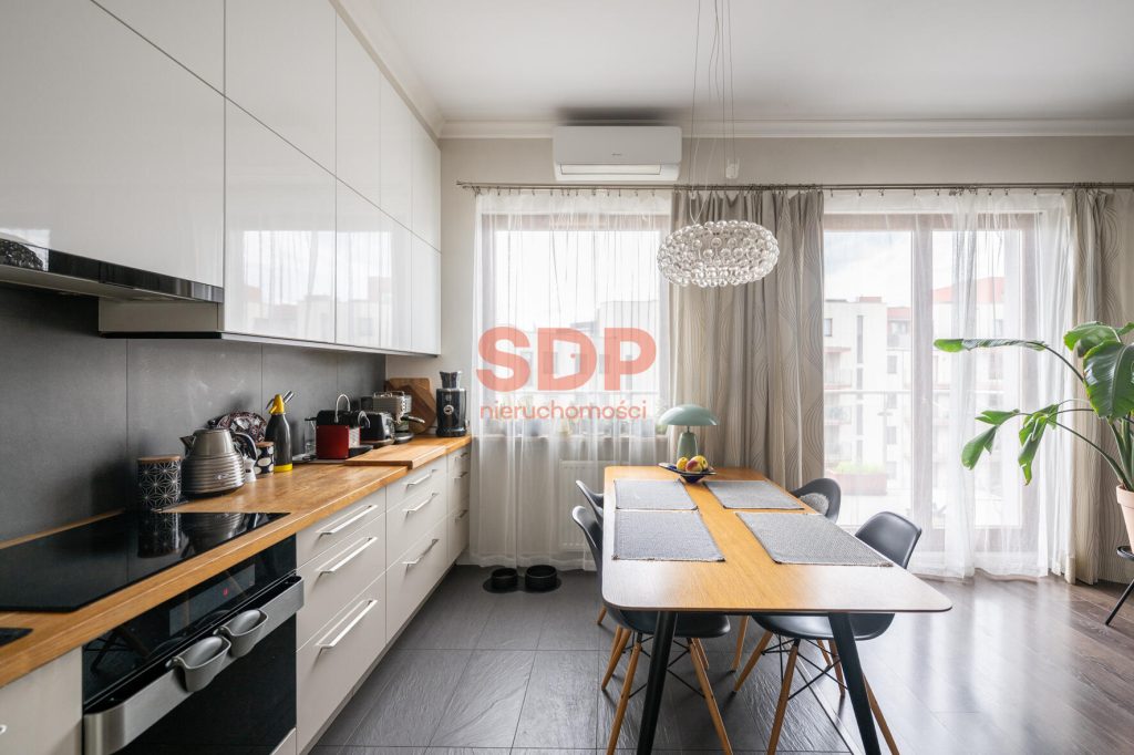 2 pokojowy apartament z dużym tarasem na osiedlu Belvedere.-0