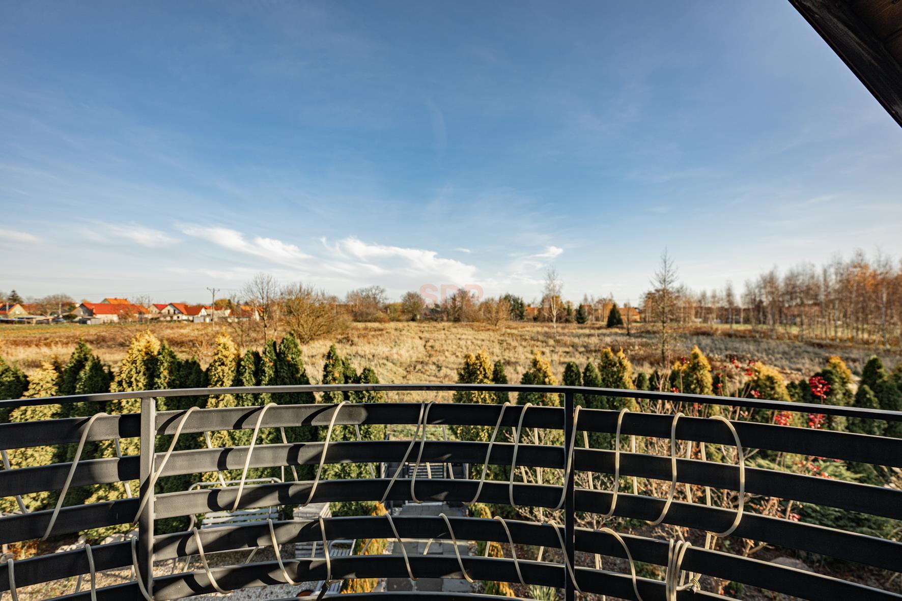 Dom z gruntową pompą ciepła i fotowoltaiką-20