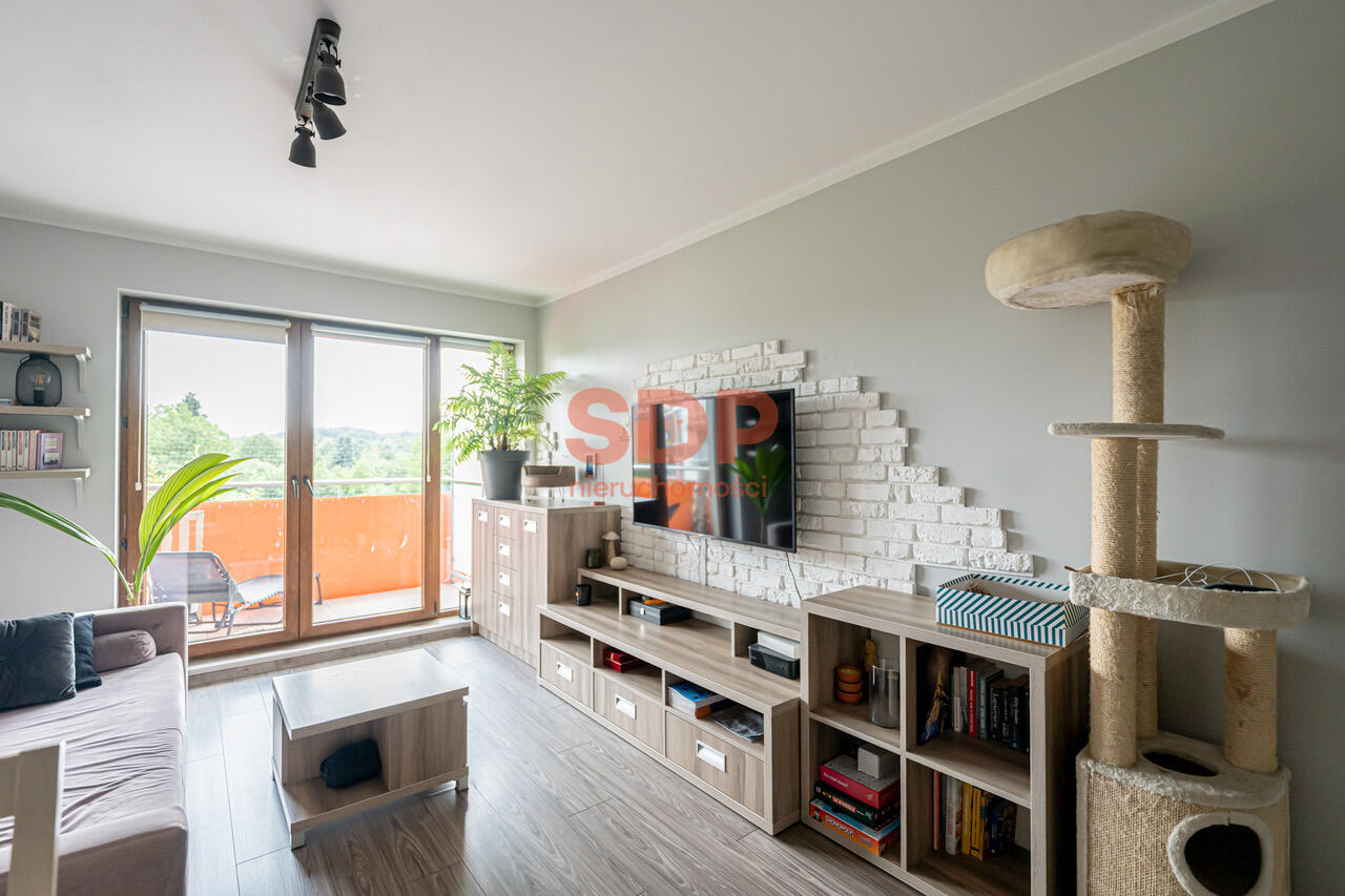 2-stronne mieszkanie, zamykanym garaż, duży balkon-10