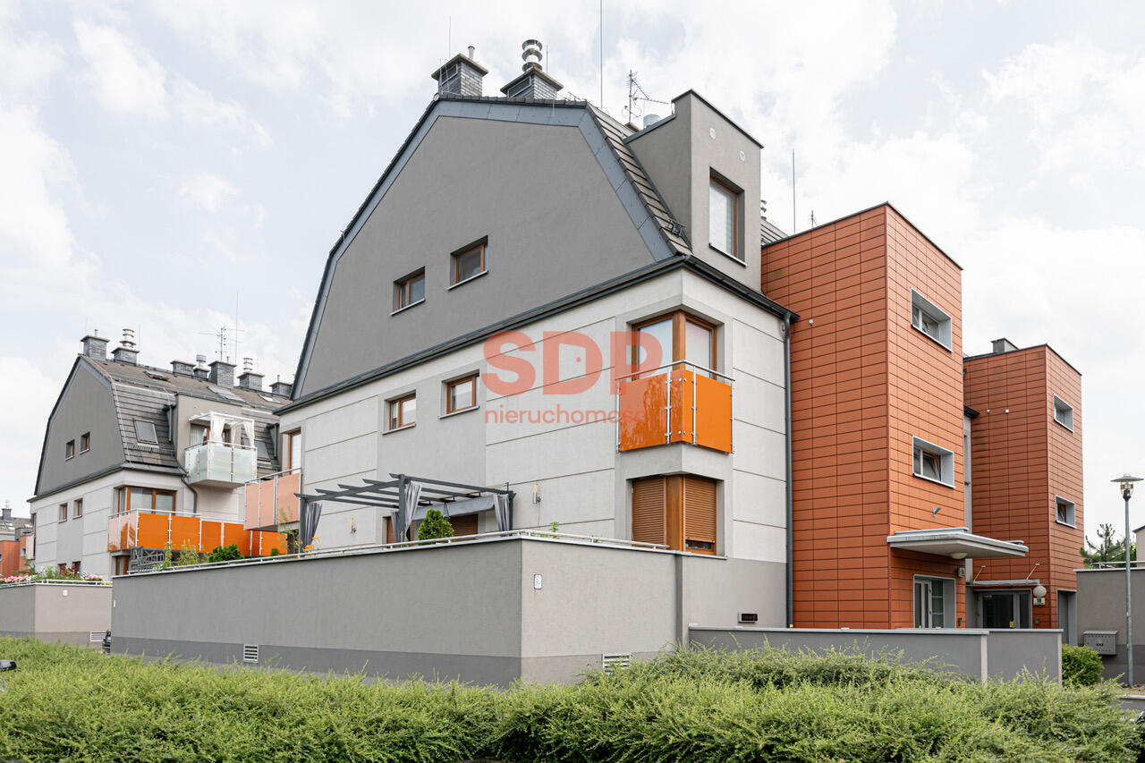 2-stronne mieszkanie, zamykanym garaż, duży balkon-16