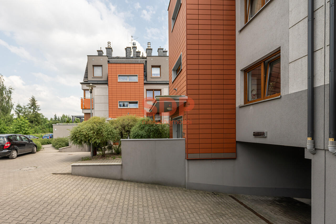 2-stronne mieszkanie, zamykanym garaż, duży balkon-24
