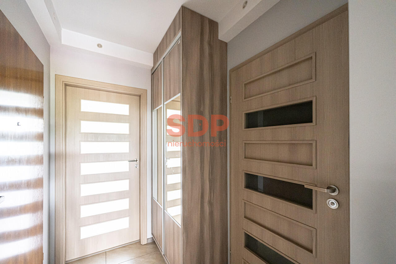 2-stronne mieszkanie, zamykanym garaż, duży balkon-8
